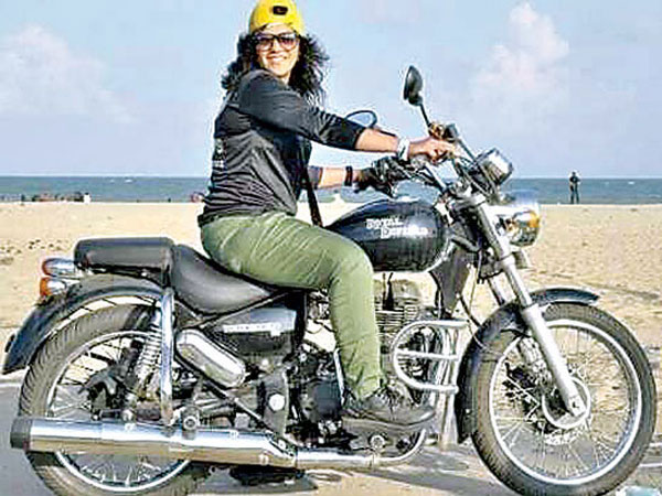 পথদুর্ঘটনায় বাইক আরোহী সানা ইকবালের মৃত্যু, নিছক দুর্ঘটনা নাকি খুন! সন্দেহ এক মেসেজ-কে ঘিরে পথদুর্ঘটনায় বাইক আরোহী সানা ইকবালের মৃত্যু, নিছক দুর্ঘটনা নাকি খুন! সন্দেহ এক মেসেজ-কে ঘিরে