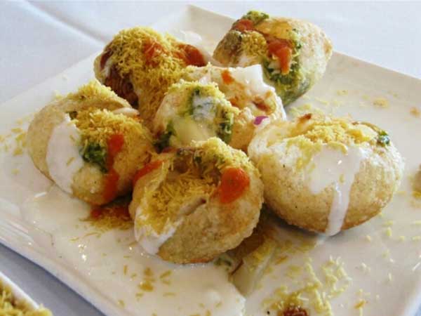 বহুরূপে সম্মুখে তোমার
