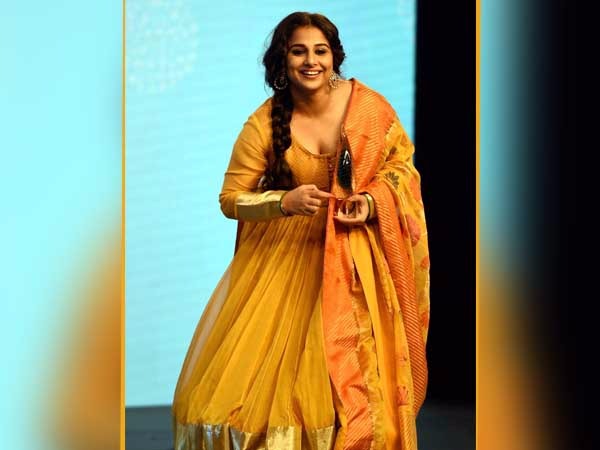 অভিনেতাকে নির্লজ্জ হতে হয়