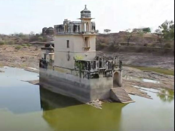 আলাউদ্দিন খিলজি পদ্মিনীকে দেখেন এখানেই