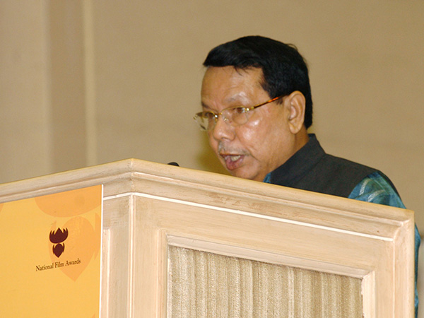 রায়গঞ্জ থেকে ভোটে জেতা