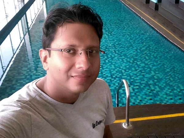 স্বামী অর্ণবের বিরুদ্ধে নির্যাতনের অভিযোগ
