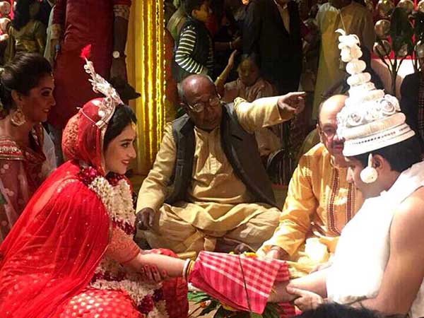 শুভকামনা জানিয়েছেন দেব