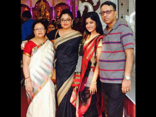 বোনের বিয়েতে নেই দিদি তনুশ্রী