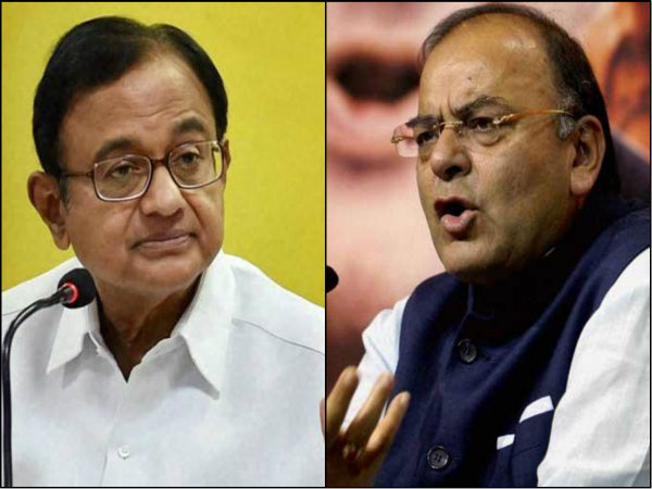 কেন্দ্রীয় অর্থমন্ত্রীকে 'নৈতিক' প্রশ্ন ছুঁড়লেন চিদাম্বরম কেন্দ্রীয় অর্থমন্ত্রীকে 'নৈতিক' প্রশ্ন ছুঁড়লেন চিদাম্বরম