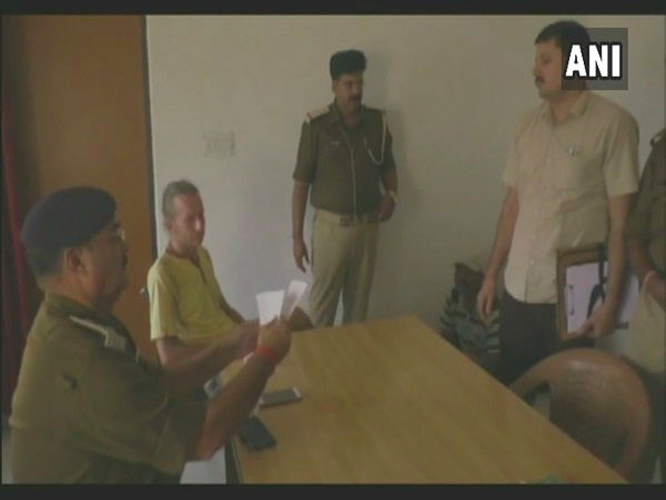 উত্তরপ্রদেশে ফের আক্রান্ত বিদেশি পর্যটক, সুইস দম্পতির পর এবার জার্মান নাগরিক উত্তরপ্রদেশে ফের আক্রান্ত বিদেশি পর্যটক, সুইস দম্পতির পর এবার জার্মান নাগরিক