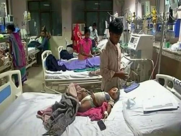 ফের শিরোনামে যোগীর কেন্দ্র গোরখপুর, ৪৮ ঘণ্টায় ৩০ টি শিশুর মৃত্যু ফের শিরোনামে যোগীর কেন্দ্র গোরখপুর, ৪৮ ঘণ্টায় ৩০ টি শিশুর মৃত্যু