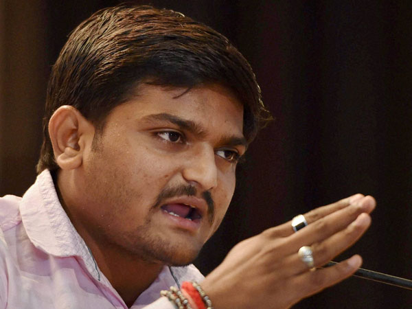 গুজরাট নির্বাচনে এবার অন্যতম মুখ, অথচ'সেক্স ভিডিও' কেলেঙ্কারিতে ফাঁসলেন হার্দিক গুজরাট নির্বাচনে এবার অন্যতম মুখ, অথচ'সেক্স ভিডিও' কেলেঙ্কারিতে ফাঁসলেন হার্দিক