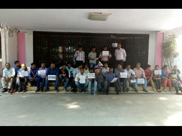 মার্চের মধ্যেই চলে যাবে চাকরি! 'অসহযোগ আন্দোলনে' এইচএসসিএল-এর ৭ হাজার চুক্তিভিত্তিক কর্মী মার্চের মধ্যেই চলে যাবে চাকরি! 'অসহযোগ আন্দোলনে' এইচএসসিএল-এর ৭ হাজার চুক্তিভিত্তিক কর্মী