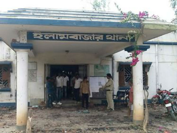 ইলামবাজারে তৃণমূল কর্মী খুন নিয়ে চাপানউতোর, অভিযুক্ত নেতার ওপর হামলা ইলামবাজারে তৃণমূল কর্মী খুন নিয়ে চাপানউতোর, অভিযুক্ত নেতার ওপর হামলা