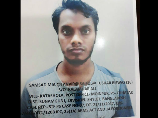 কলকাতায় আল কায়েদা! চিৎপুর স্টেশনে এসটিএফের জালে ৩ খতরনাক জঙ্গি কলকাতায় আল কায়েদা! চিৎপুর স্টেশনে এসটিএফের জালে ৩ খতরনাক জঙ্গি