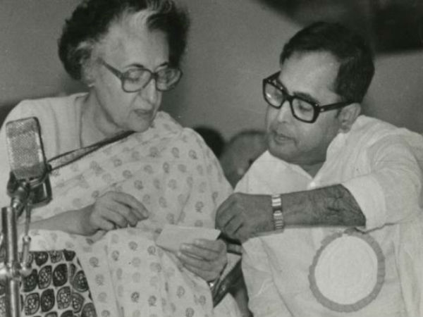 জন্ম শতবর্ষে ইন্দিরা গান্ধীকে নিয়ে স্মৃতিচারণা, কলকাতায় প্রাক্তন রাষ্ট্রপতি জন্ম শতবর্ষে ইন্দিরা গান্ধীকে নিয়ে স্মৃতিচারণা, কলকাতায় প্রাক্তন রাষ্ট্রপতি
