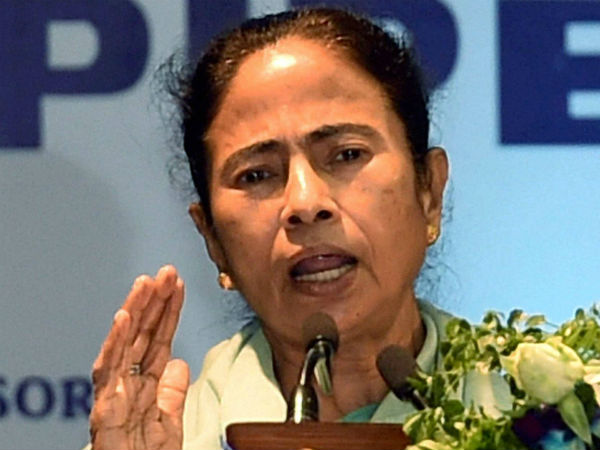 পাহাড় ক্ষত মেটাতে ‘কল্পতরু’ মমতা, দার্জিলিংকে সাজাতে নিলেন হাজারো পরিকল্পনা পাহাড় ক্ষত মেটাতে ‘কল্পতরু’ মমতা, দার্জিলিংকে সাজাতে নিলেন হাজারো পরিকল্পনা