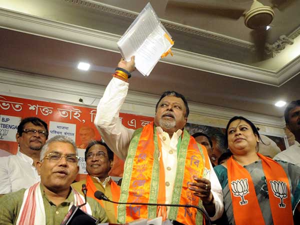 বঙ্গ রাজনীতিতে ‘অগ্নিকন্যা’ বনাম ‘চাণক্য’র লড়াই অনিবার্য বঙ্গ রাজনীতিতে ‘অগ্নিকন্যা’ বনাম ‘চাণক্য’র লড়াই অনিবার্য