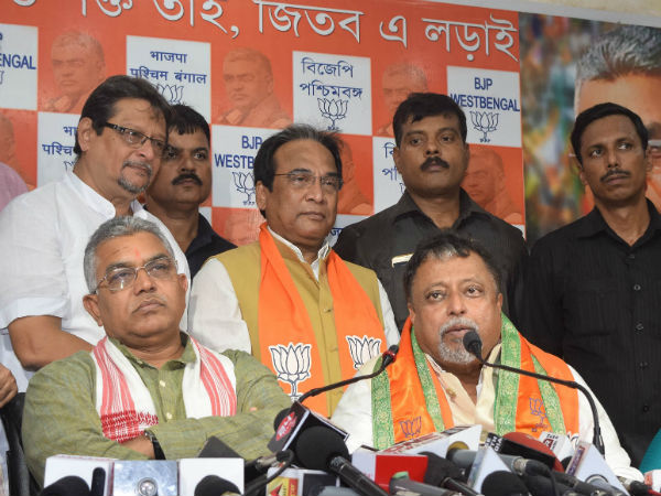 ‘রাস্তাতেই কাটাতে হবে তৃণমূলকে, গদিতে বসবে বিজেপি’, কোন সমীকরণে এই বার্তা দিলীপের ‘রাস্তাতেই কাটাতে হবে তৃণমূলকে, গদিতে বসবে বিজেপি’, কোন সমীকরণে এই বার্তা দিলীপের
