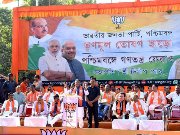 ‘ভাড়াটে সৈনিক’ মুকুলকে দিয়ে ‘বিশ্ব-বাংলা’ তাস বিজেপির! কে দিলেন এমন ব্যাখ্যা ‘ভাড়াটে সৈনিক’ মুকুলকে দিয়ে ‘বিশ্ব-বাংলা’ তাস বিজেপির! কে দিলেন এমন ব্যাখ্যা