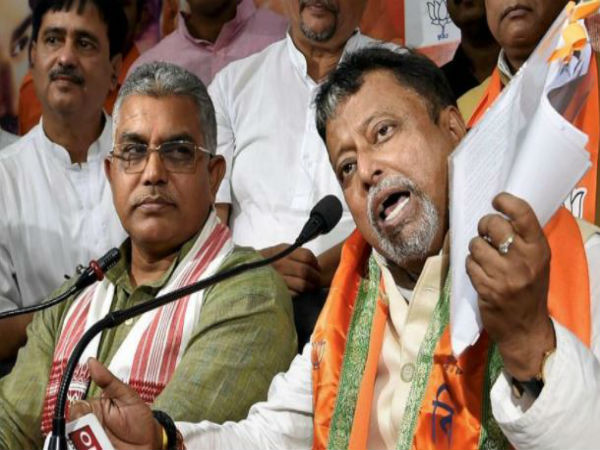 'দুর্নীতি গ্রস্ত' মুকুল, প্রাক্তনীর বিরুদ্ধে এমনই সব অভিযোগ তৃণমূলের 'দুর্নীতি গ্রস্ত' মুকুল, প্রাক্তনীর বিরুদ্ধে এমনই সব অভিযোগ তৃণমূলের