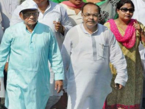 কলকাতায় ফের ডেঙ্গিতে মৃত্যু, রাজনৈতিক স্বার্থে অপপ্রচার, দাবি মেয়রের কলকাতায় ফের ডেঙ্গিতে মৃত্যু, রাজনৈতিক স্বার্থে অপপ্রচার, দাবি মেয়রের