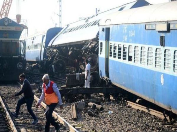 ১২ ঘণ্টায় ৪ টি রেল দুর্ঘটনা, রেলের নিরাপত্তা ও সুরক্ষা নিয়ে প্রশ্ন ১২ ঘণ্টায় ৪ টি রেল দুর্ঘটনা, রেলের নিরাপত্তা ও সুরক্ষা নিয়ে প্রশ্ন