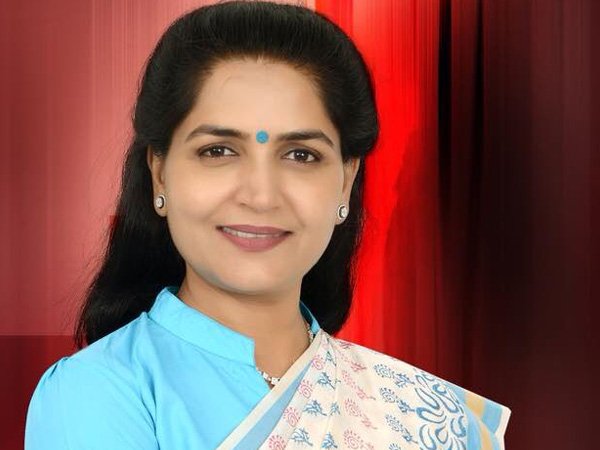 নির্বাচনের আগেই ধাক্কা গুজরাত কংগ্রেসে, এই কারণে দল ছাড়লেন প্রভাবশালী নেত্রী নির্বাচনের আগেই ধাক্কা গুজরাত কংগ্রেসে, এই কারণে দল ছাড়লেন প্রভাবশালী নেত্রী