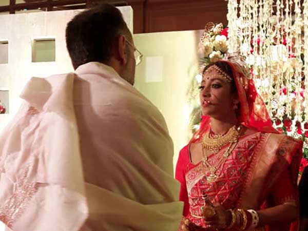 কিছুটা ব্যস্ত