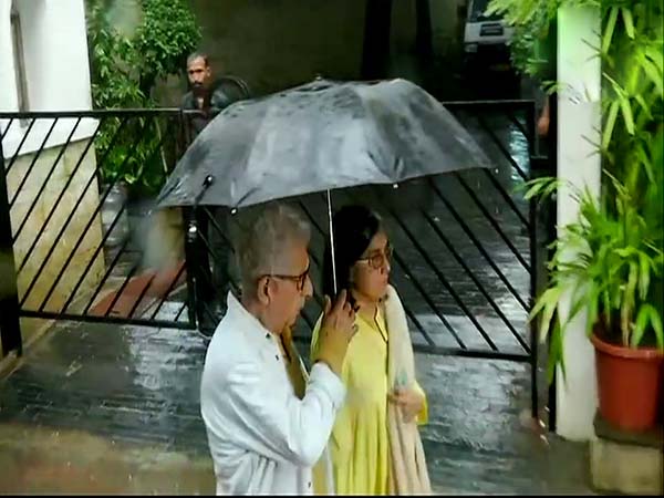 শেষশ্রদ্ধা জানান সস্ত্রীক নাসেরউদ্দিন