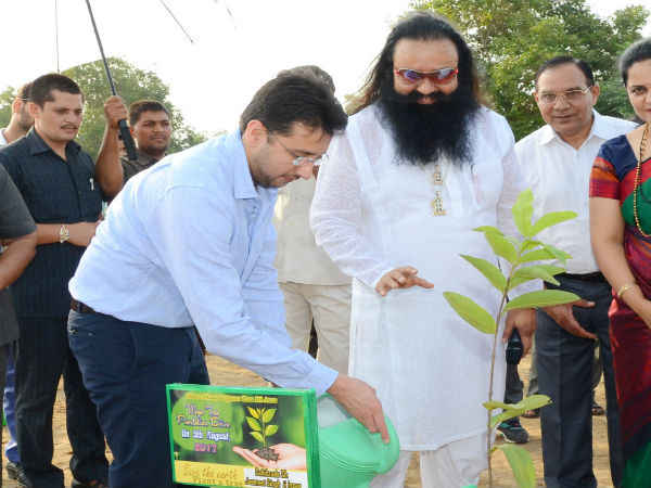 ডেরায় পোঁতা রয়েছে ৬০০ টি কঙ্কাল