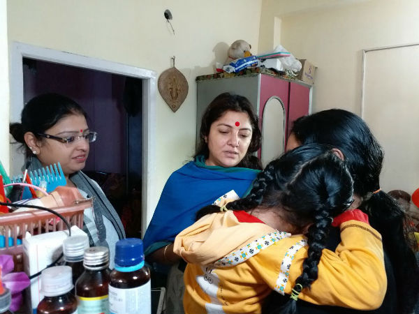 নির্যাতিতা শিশুর পাশে বিজেপির ২ নেত্রী