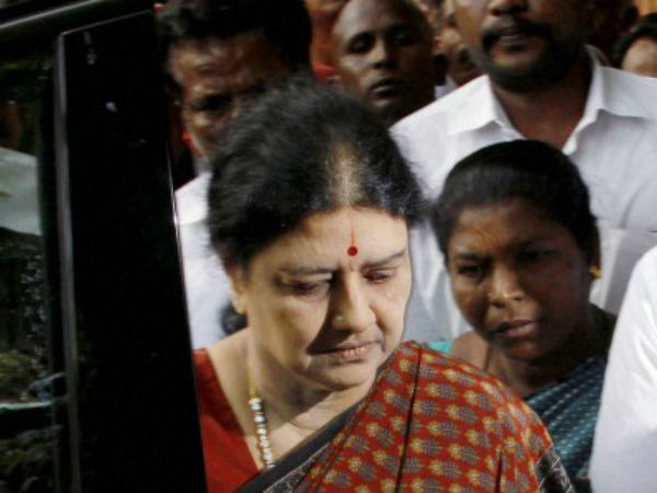 তামিলনাড়ুতে রাজনৈতিক সঙ্কট