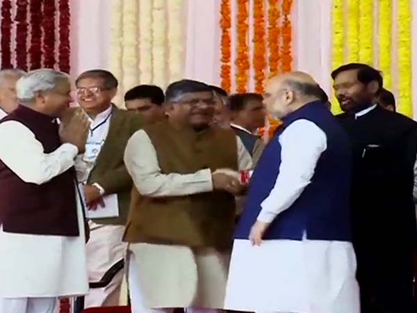 উপস্থিত অমিত শাহ