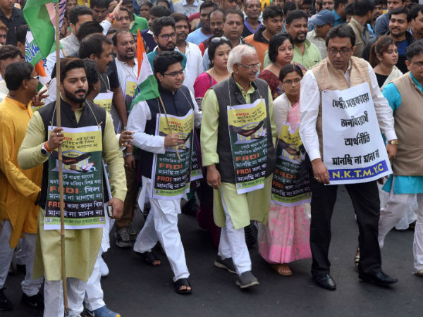 সুদীপ্ত সেন আর মোদী-শাহরা একই গোত্রের! বিজেপি ‘জঞ্জালের পার্টি’, কটাক্ষ অভিষেকের সুদীপ্ত সেন আর মোদী-শাহরা একই গোত্রের! বিজেপি ‘জঞ্জালের পার্টি’, কটাক্ষ অভিষেকের