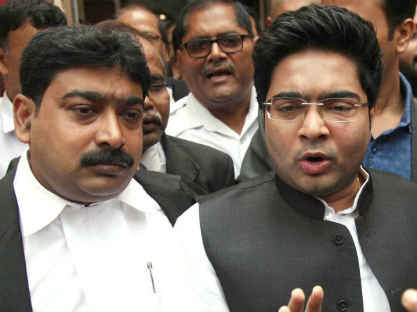 মুকুলের পর অভিষেকের নিশানায় বিজেপির এক মন্ত্রী, ফের যুদ্ধ আদালতে মুকুলের পর অভিষেকের নিশানায় বিজেপির এক মন্ত্রী, ফের যুদ্ধ আদালতে
