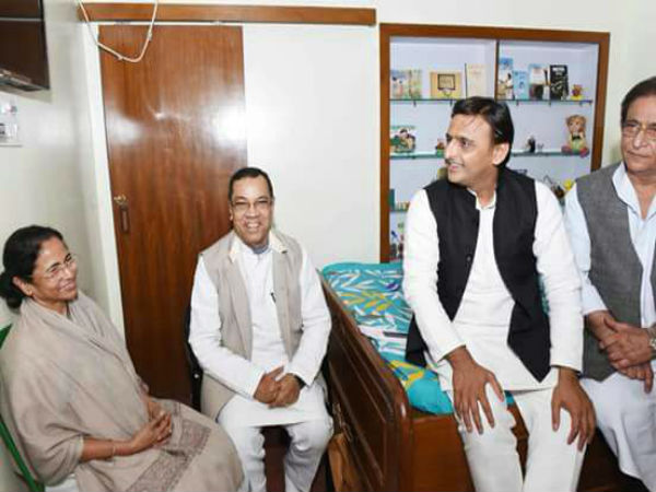 মোদীর দলকে রুখতে মমতাই ভরসা, বলছেন অখিলেশ মোদীর দলকে রুখতে মমতাই ভরসা, বলছেন অখিলেশ