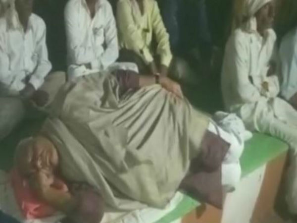 আকোলায় কৃষকদের দাবিতে অবস্থানে অনড় যশবন্ত আকোলায় কৃষকদের দাবিতে অবস্থানে অনড় যশবন্ত