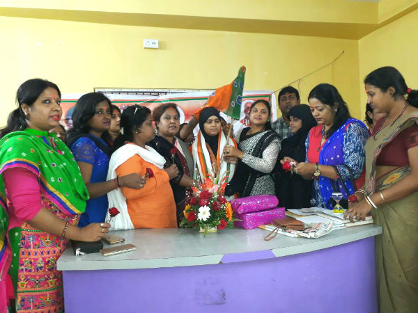 সংসদে তিন তালাক বিল পেশ হলেও, ইসরাতকে নিয়ে 'ধন্ধ' বিজেপির অন্দরমহলে সংসদে তিন তালাক বিল পেশ হলেও, ইসরাতকে নিয়ে 'ধন্ধ' বিজেপির অন্দরমহলে