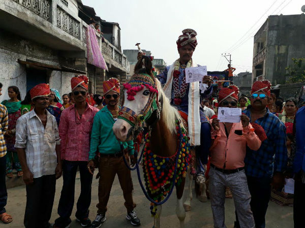 গুজরাতে প্রথম দফার ভোটে ৮৯টি আসনে শুরু ভোটগ্রহণ গুজরাতে প্রথম দফার ভোটে ৮৯টি আসনে শুরু ভোটগ্রহণ