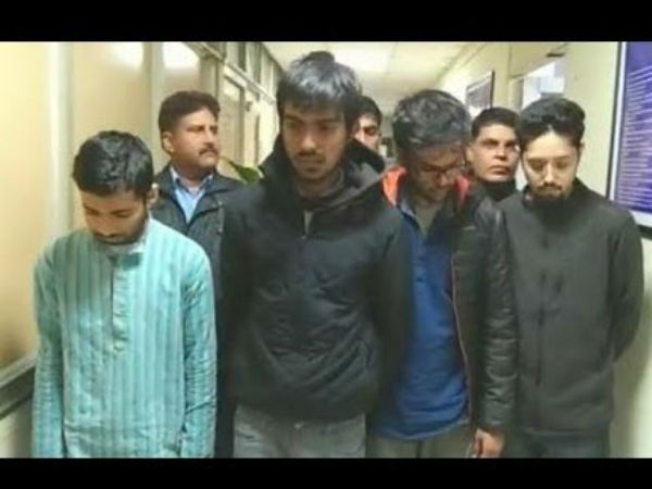 দিল্লিতে ড্রাগ-চক্র, এনসিবির হাতে চার মেধাবী পড়ুয়া দিল্লিতে ড্রাগ-চক্র, এনসিবির হাতে চার মেধাবী পড়ুয়া