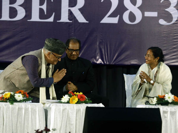 ইতিহাস বিকৃতিতে মোদী সরকারকে তুলোধনা মমতার, প্রশ্নে বিজেপির দেশপ্রেম ইতিহাস বিকৃতিতে মোদী সরকারকে তুলোধনা মমতার, প্রশ্নে বিজেপির দেশপ্রেম