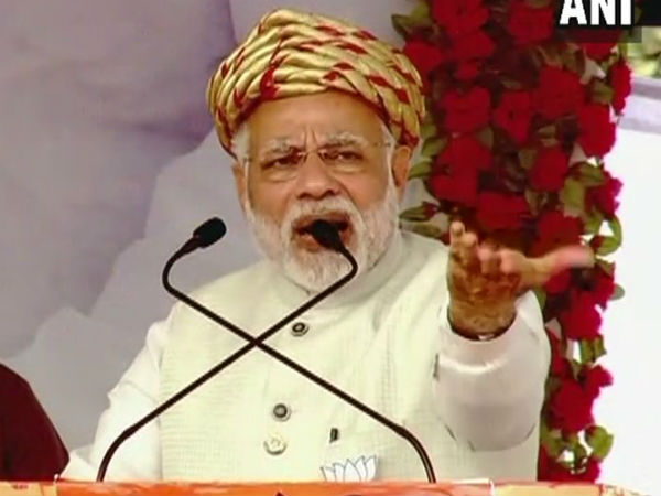 গুজরাতে নির্বাচনী প্রচারে পাকিস্তান প্রসঙ্গ তুলে মনিশঙ্করকে আক্রমণ মোদীর গুজরাতে নির্বাচনী প্রচারে পাকিস্তান প্রসঙ্গ তুলে মনিশঙ্করকে আক্রমণ মোদীর