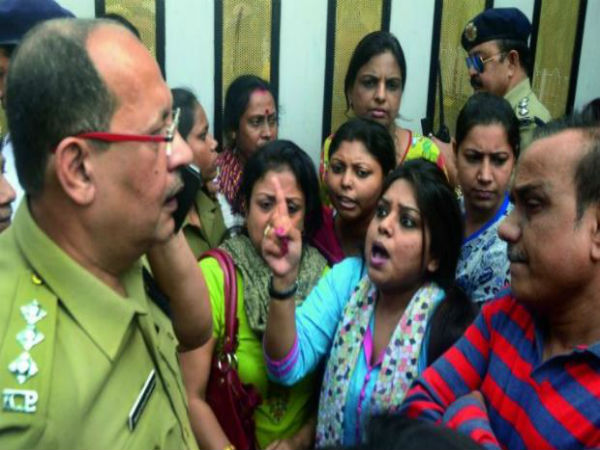 থমথমে এমপি বিড়লা স্কুল, নির্যাতনের অভিযোগের সিবিআই তদন্ত দাবি থমথমে এমপি বিড়লা স্কুল, নির্যাতনের অভিযোগের সিবিআই তদন্ত দাবি