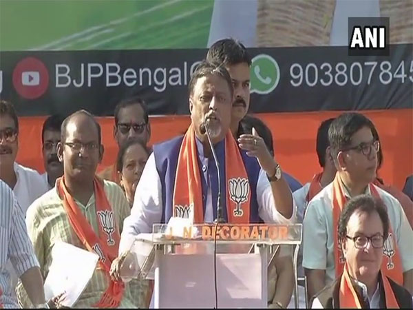 পুরনো অস্ত্রেই তৃণমূলের মোকাবিলা, সবং নিয়ে আর কী 'হুমকি' মুকুলের পুরনো অস্ত্রেই তৃণমূলের মোকাবিলা, সবং নিয়ে আর কী 'হুমকি' মুকুলের
