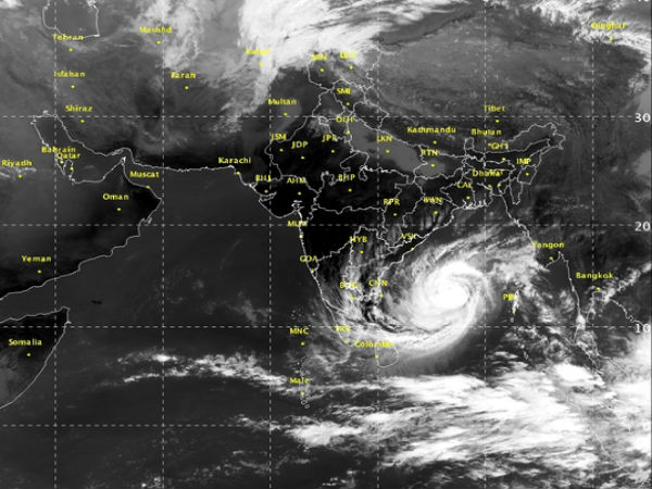 কেরল, তামিলনাড়ুর পর ঘূর্ণিঝড় 'ওখি' এগোচ্ছে লাক্ষাদ্বীপে কেরল, তামিলনাড়ুর পর ঘূর্ণিঝড় 'ওখি' এগোচ্ছে লাক্ষাদ্বীপে