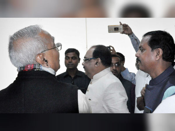 ক্ষতিপূরণ ঘোষণায় ভাঙড়ের ক্ষতে প্রলেপ লাগানোর প্রয়াস মমতার, ধমক রেজ্জাক-আরাবুলদের ক্ষতিপূরণ ঘোষণায় ভাঙড়ের ক্ষতে প্রলেপ লাগানোর প্রয়াস মমতার, ধমক রেজ্জাক-আরাবুলদের