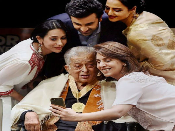 প্রয়াত শশী কাপুর, ওয়ান ইন্ডিয়া বাংলার শ্রদ্ধার্ঘ প্রয়াত শশী কাপুর, ওয়ান ইন্ডিয়া বাংলার শ্রদ্ধার্ঘ