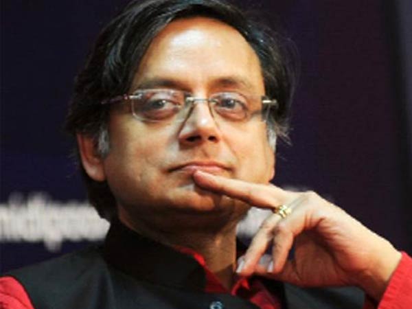 প্রয়াত শশী কাপুর, কিন্তু শোকবার্তা গেল শশী থারুরের কাছে, বিভ্রান্তি শুরু এই ঘটনা থেকে প্রয়াত শশী কাপুর, কিন্তু শোকবার্তা গেল শশী থারুরের কাছে, বিভ্রান্তি শুরু এই ঘটনা থেকে