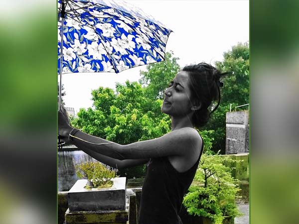 এয়ারহোস্টেস হওয়ার স্বপ্নের ‘গঙ্গাপ্রাপ্তী’ ঘাটশিলার তরুণীর, নেপথ্যে কি সম্পর্কের টানাপোড়েন এয়ারহোস্টেস হওয়ার স্বপ্নের ‘গঙ্গাপ্রাপ্তী’ ঘাটশিলার তরুণীর, নেপথ্যে কি সম্পর্কের টানাপোড়েন