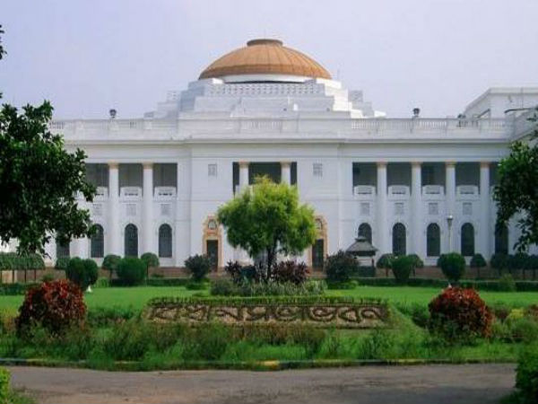 মমতার বিরুদ্ধে মোদীকে তুষ্ট করার অভিযোগ বিরোধীদের মমতার বিরুদ্ধে মোদীকে তুষ্ট করার অভিযোগ বিরোধীদের
