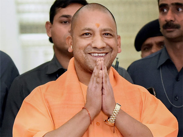 গান নয়, এবার গীতার গানের লড়াই যোগীর রাজ্যের স্কুলে গান নয়, এবার গীতার গানের লড়াই যোগীর রাজ্যের স্কুলে