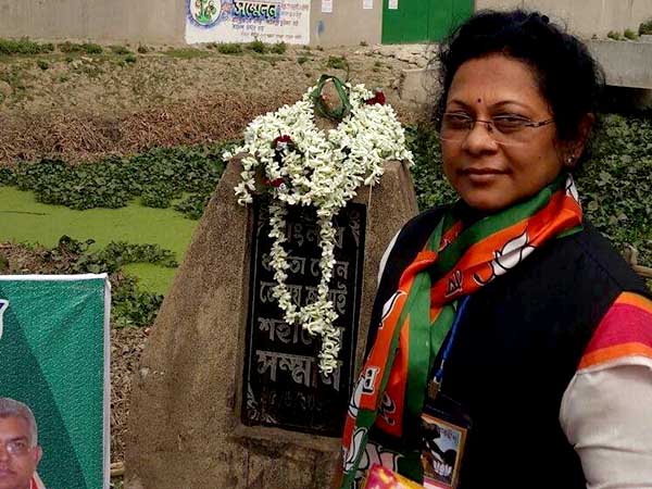 মুকুলের খাসতালুকে বড়সড় ফাটল, বিজেপি ‘প্রার্থী’ তৃণমূলে মুকুলের খাসতালুকে বড়সড় ফাটল, বিজেপি ‘প্রার্থী’ তৃণমূলে