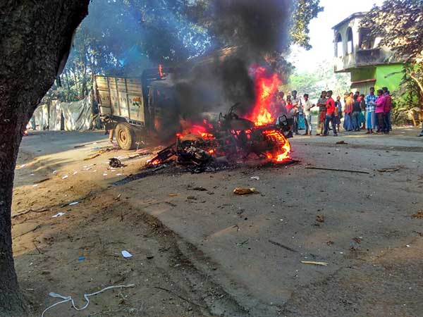 গণ-সমাবেশের আগে ফের উত্তপ্ত ভাঙড় গণ-সমাবেশের আগে ফের উত্তপ্ত ভাঙড়